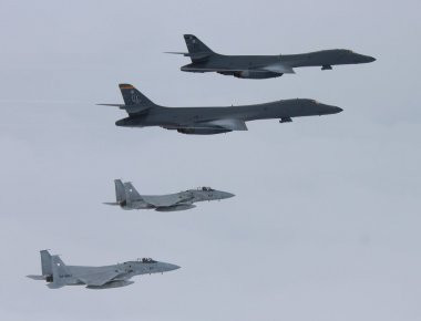 «Ηχηρή» απάντηση Ντ. Τραμπ στην Β. Κορέα στον απόηχο του θανάτου του 22χρονου φοιτητή - Αποστολή B-1B Lancer (φωτό)